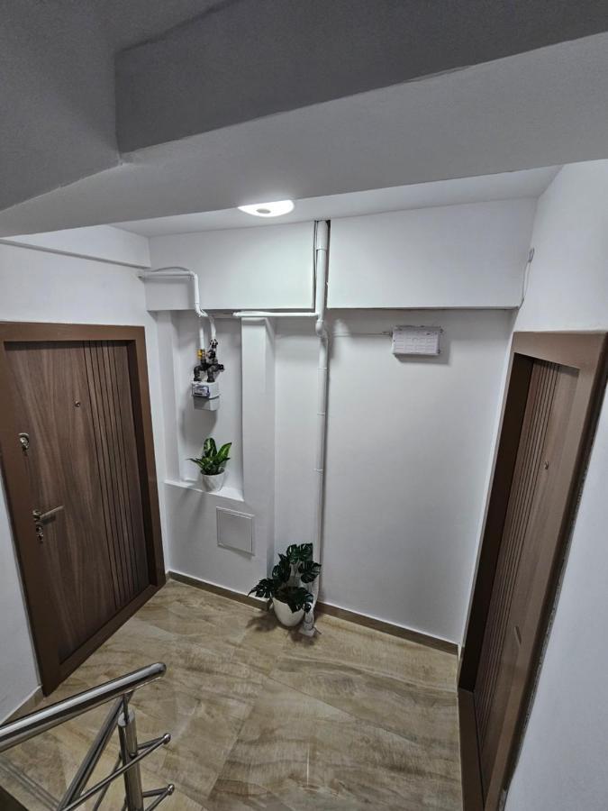 Didi Apartament Крайова Екстериор снимка