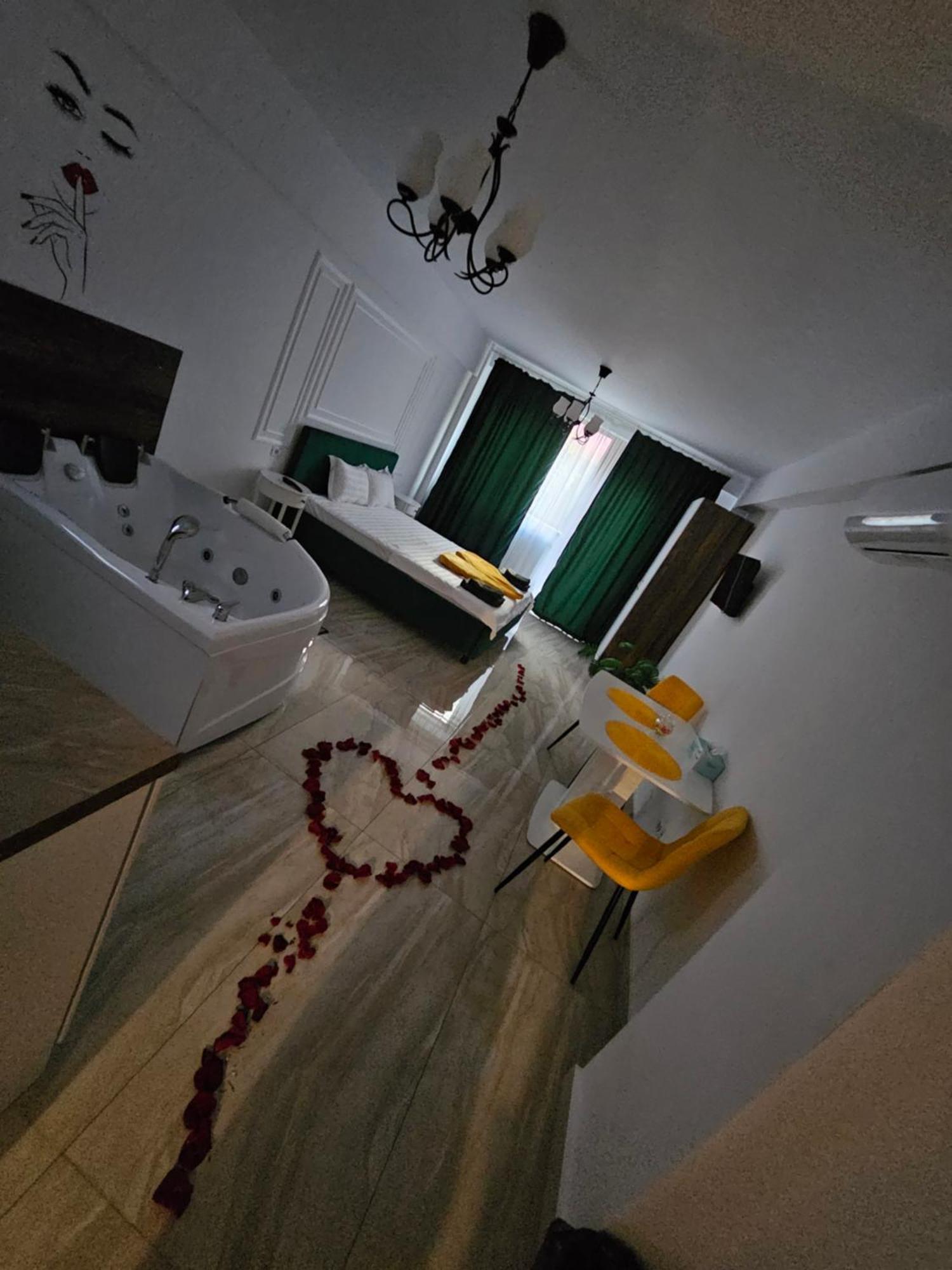 Didi Apartament Крайова Екстериор снимка