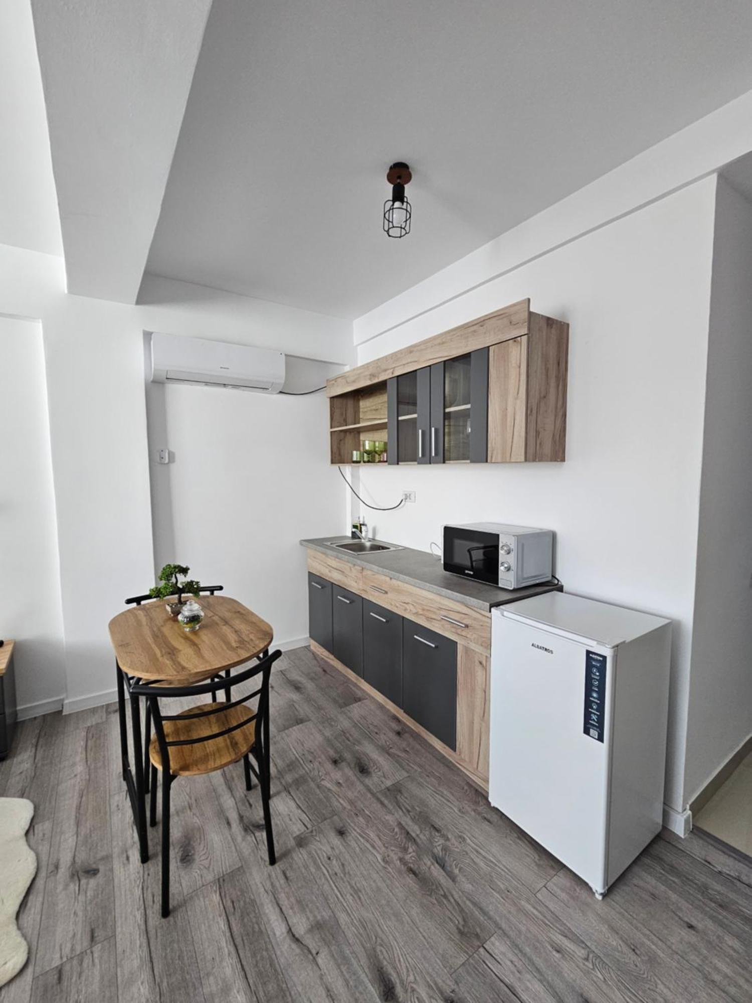 Didi Apartament Крайова Екстериор снимка